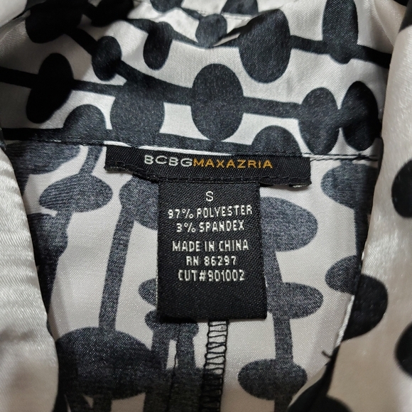 👸🧥 BCBGMAXAZRIA button down tie blouse - Picture 4 of 8